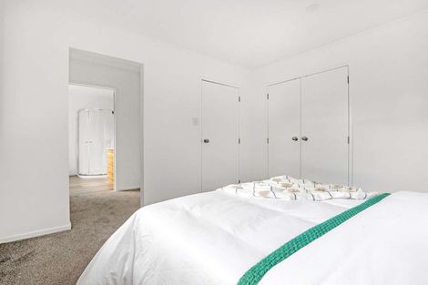 Photo of property in 9 Tahu Crescent, Sunnynook, Auckland, 0620