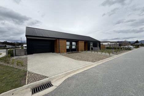 Photo of property in 46 Marbleleaf Lane, Albert Town, Wanaka, 9305