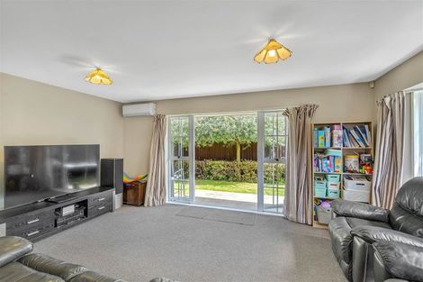 Photo of property in 2/141 Withells Road, Avonhead, Christchurch, 8042