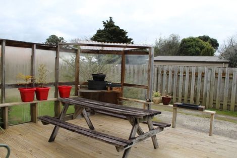 Photo of property in 553 Featherston Street, Roslyn, Palmerston North, 4414