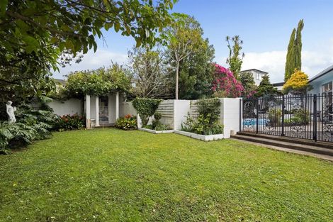 Photo of property in 23 Gordon Avenue, Forrest Hill, Auckland, 0620