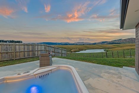 Photo of property in 20 Atlantic Drive, Fitzherbert, Palmerston North, 4410