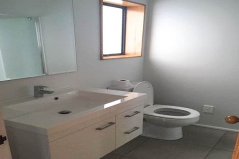 Photo of property in 8 Ilex Place, Totara Heights, Auckland, 2105