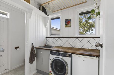 Photo of property in 10 Holford Street, Westown, New Plymouth, 4310