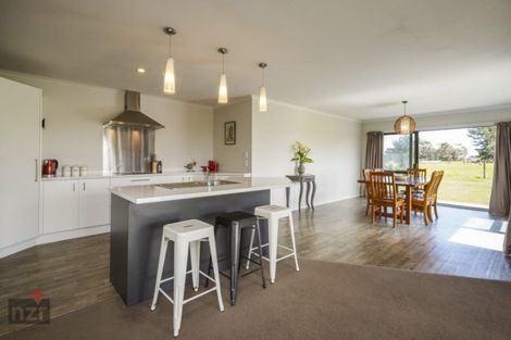 Photo of property in 135 Hansens Line, Newbury, Palmerston North, 4475