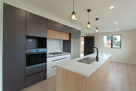 Photo of property in 30a Priestley Drive, Bucklands Beach, Auckland, 2014