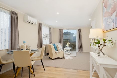 Photo of property in 11 Manatu Lane, Kelston, Auckland, 0602