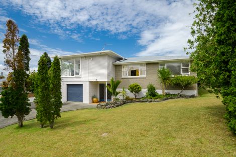 Photo of property in 11 Divich Avenue, Te Atatu South, Auckland, 0610