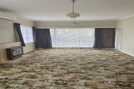 Photo of property in 17 Raroa Terrace, Tawa, Wellington, 5028
