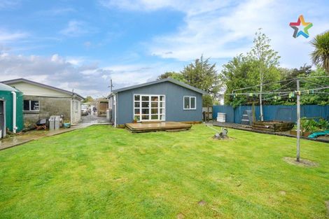 Photo of property in 30 Kilmarnock Street, Wallacetown, 9816