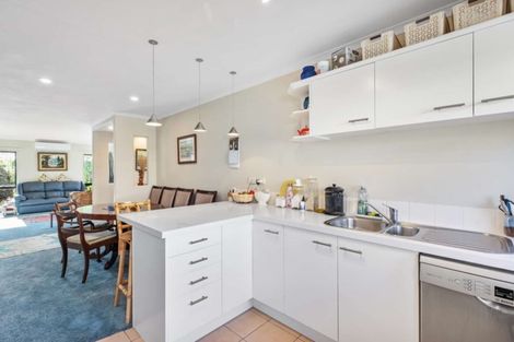 Photo of property in 74 Wairere Road, The Gardens, Auckland, 2105