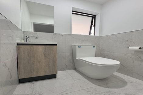 Photo of property in 19d Farwood Drive, Henderson, Auckland, 0612