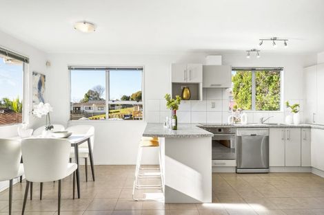 Photo of property in 3 Tesla Place, Totara Vale, Auckland, 0629
