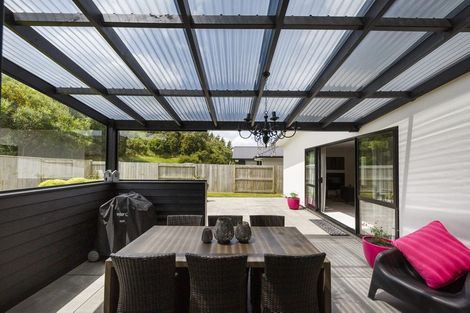 Photo of property in 5 Freedom Drive, Kelvin Grove, Palmerston North, 4414