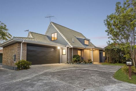 Photo of property in 1/13 Pinewood Grove, Botany Downs, Auckland, 2010