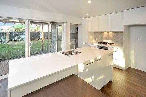 Photo of property in 74 Queen Street, Northcote Point, Auckland, 0627