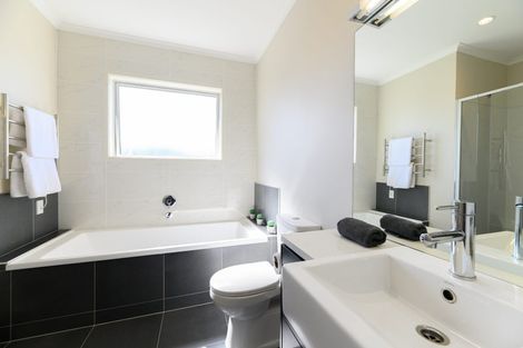 Photo of property in 11 Pitoitoi Drive, Riverhead, 0820