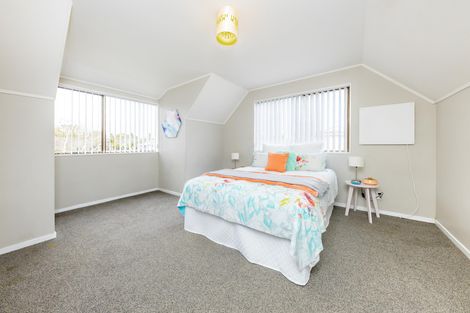Photo of property in 11 Slim Place, Clendon Park, Auckland, 2103