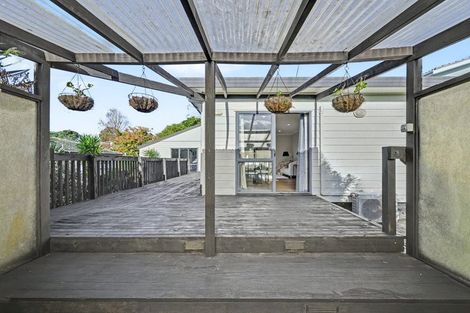Photo of property in 30 Arlette Place, Massey, Auckland, 0614