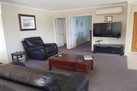 Photo of property in 4 Cathcart Close, Pukekohe, 2120