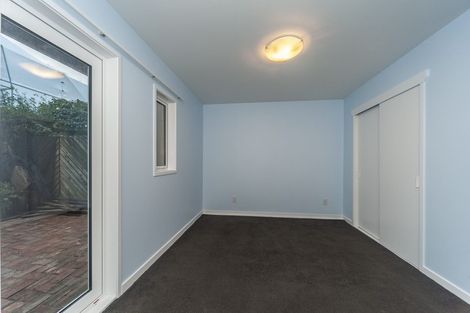 Photo of property in 10 Lawson Place, Mount Victoria, Wellington, 6011