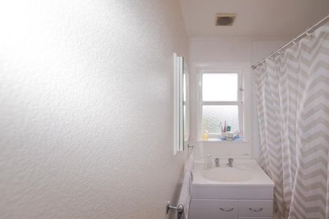 Photo of property in 11 Braemar Terrace, Johnsonville, Wellington, 6037