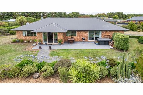 Photo of property in 17 Mclean Drive, Leithfield, Amberley, 7481