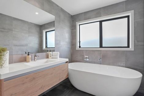 Photo of property in 15 William Blake Way, Riverhead, 0820