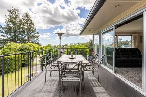 Photo of property in 46 Tauroa Road, Havelock North, 4130