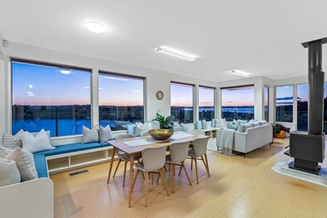 Photo of property in 52 Beauvoir Avenue, Matakatia, Whangaparaoa, 0930