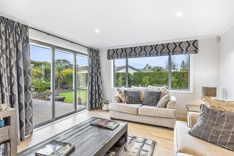 Photo of property in 2 Lamont Place, Waikanae, 5036