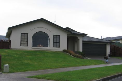 Photo of property in 92 Parnell Heights, Kelvin Grove, Palmerston North, 4414