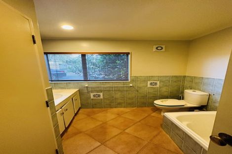 Photo of property in 2/32 Centorian Drive, Windsor Park, Auckland, 0632