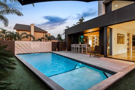 Photo of property in 3 Mansion Court, West Harbour, Auckland, 0618