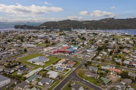 Photo of property in 1 Cholmondeley Crescent, Whitianga, 3510