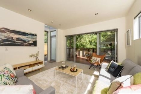 Photo of property in 43 Tiketike Way, Brooklyn, Wellington, 6021