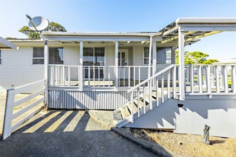 Photo of property in 14 Frobisher Way, Clendon Park, Auckland, 2103
