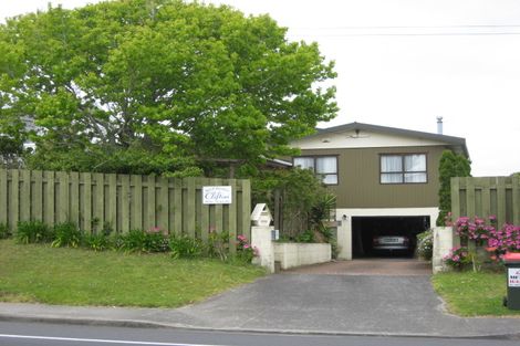 Photo of property in 1001 Whangaparaoa Road, Tindalls Beach, Whangaparaoa, 0930