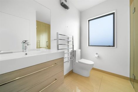 Photo of property in 18 Centre Crescent, Wanaka, 9305