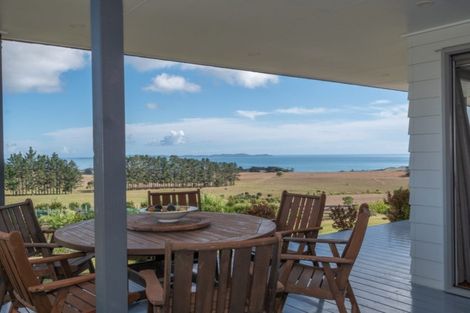 Photo of property in 601 Cable Bay Block Road, Cable Bay, 0420