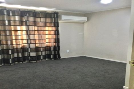 Photo of property in 2/421 Mount Albert Road, Mount Roskill, Auckland, 1041
