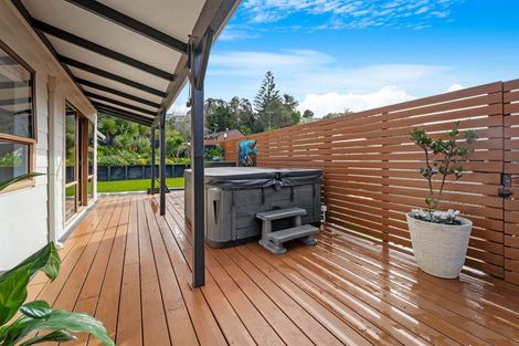 Photo of property in 82 Oaktree Avenue, Browns Bay, Auckland, 0630
