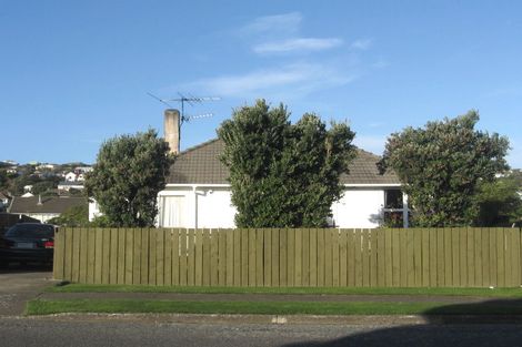 Photo of property in 39 Kapiti Crescent, Titahi Bay, Porirua, 5022