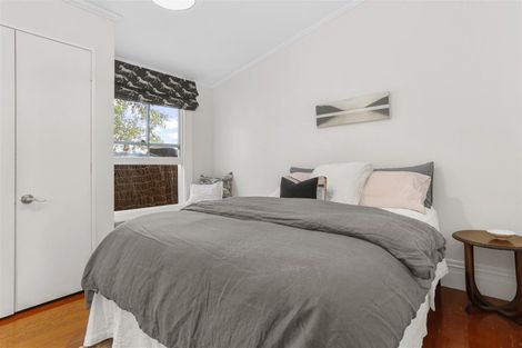 Photo of property in 1/23 Gladstone Road, Northcote, Auckland, 0627