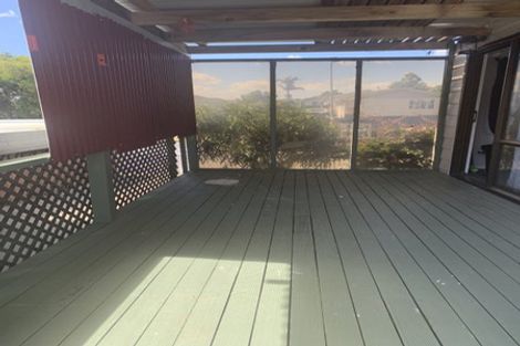 Photo of property in 2/4 Etherton Drive, Weymouth, Auckland, 2103