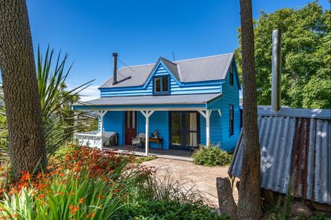 Photo of property in 342 Le Bons Bay Road, Le Bons Bay, Akaroa, 7583