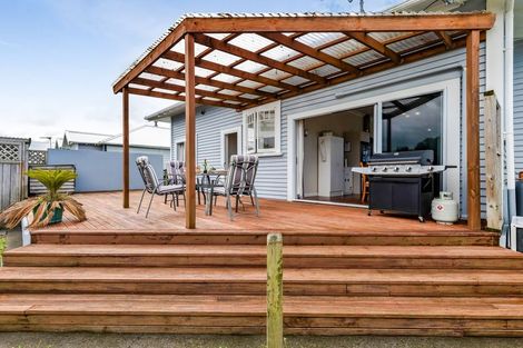 Photo of property in 401 Waihi Road, Normanby, Hawera, 4614