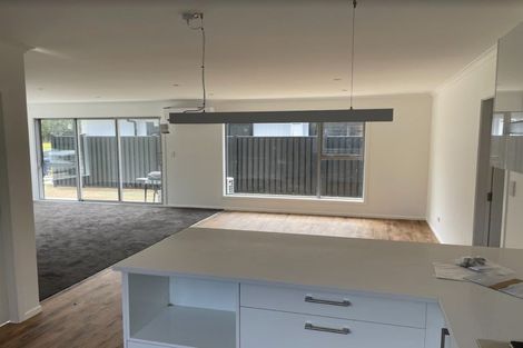 Photo of property in 9 Buddle Road, Wallaceville, Upper Hutt, 5018