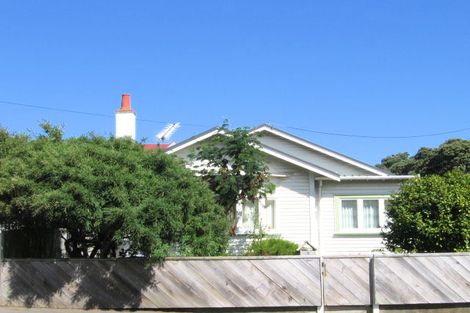 Photo of property in 9 Mersey Street, Island Bay, Wellington, 6023