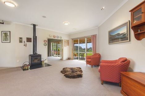 Photo of property in 9 Orakei Road, Kelvin Grove, Palmerston North, 4470